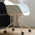 Hot Selling New Nordic Style Multifunctional Arm Chair Office Home Use Rotatable Wheels Seat Height Adjustable Waterproof Modern